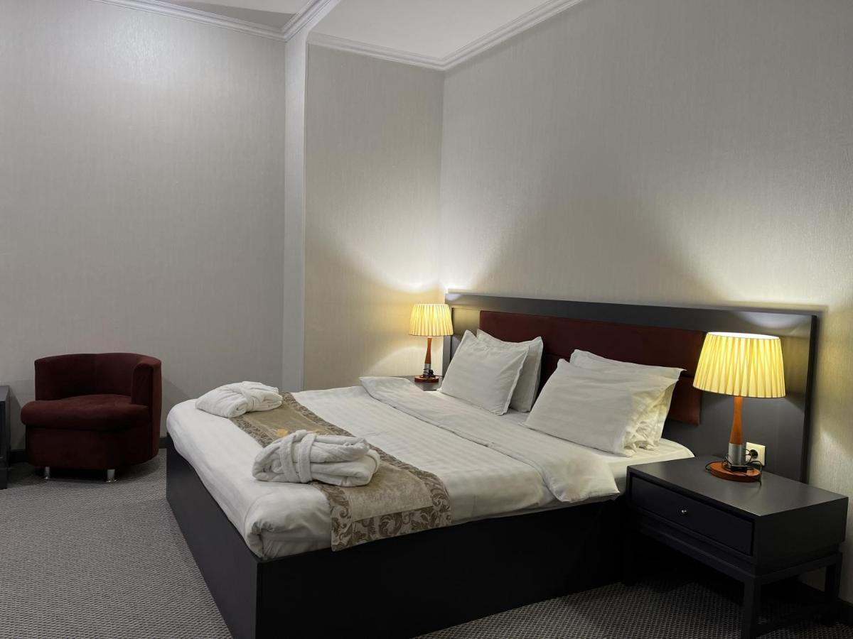 Almaty Grand Erbil Hotel Buitenkant foto