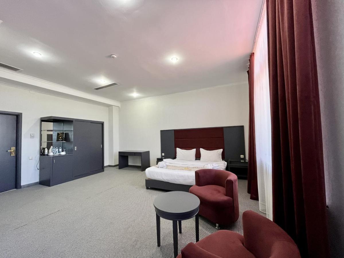 Almaty Grand Erbil Hotel Buitenkant foto