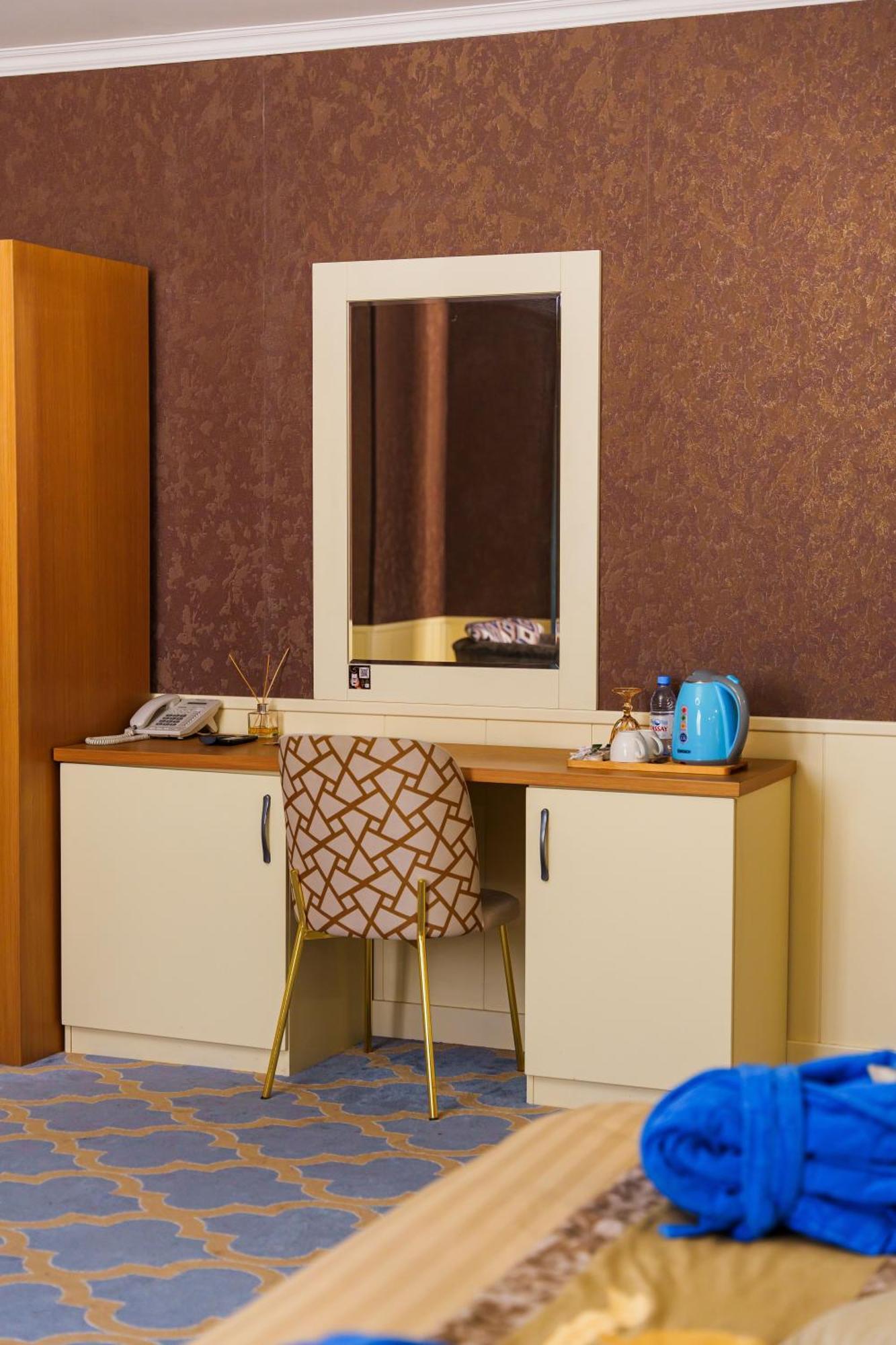 Almaty Grand Erbil Hotel Buitenkant foto